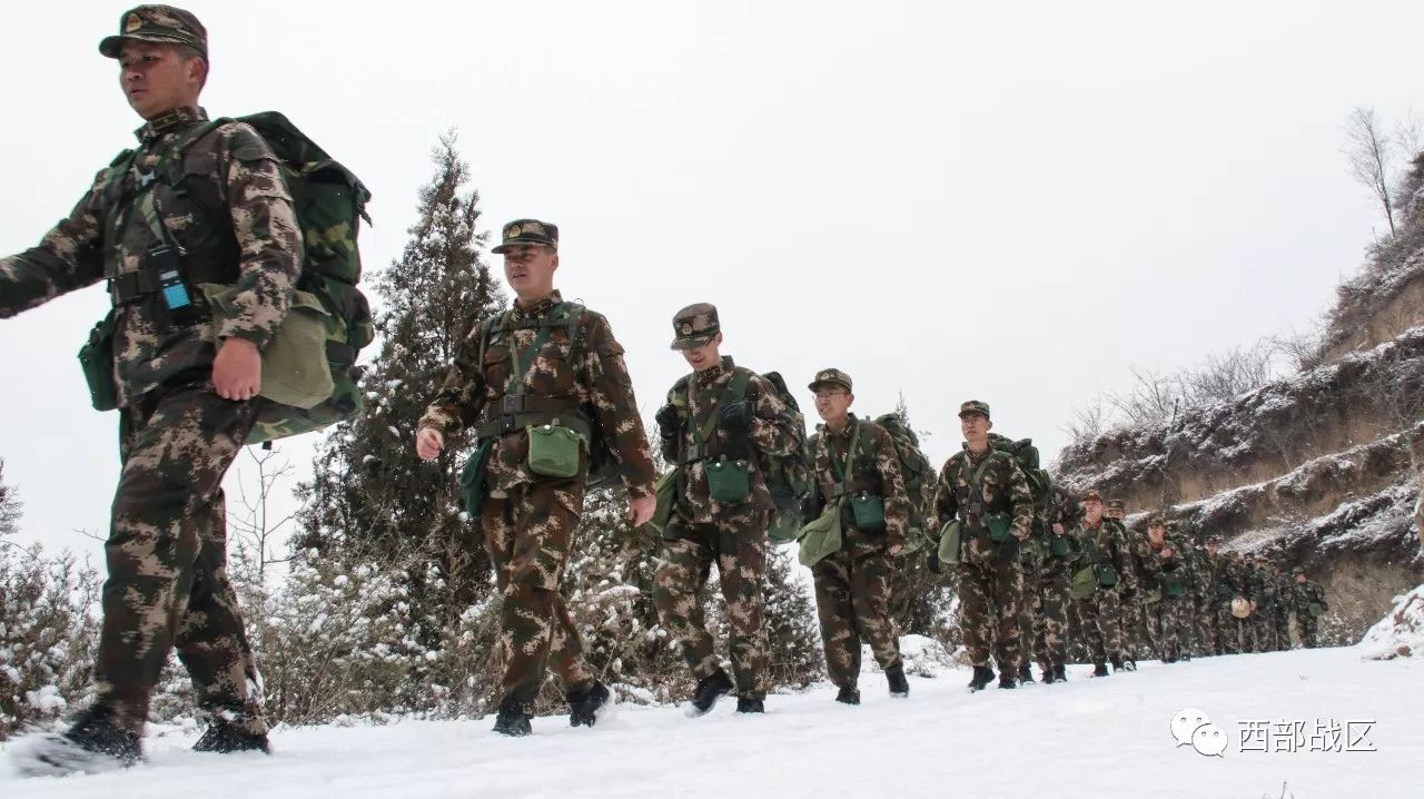 武警陇南森林支队冬季野营拉练风雪劲森林官兵寒天苦练兵