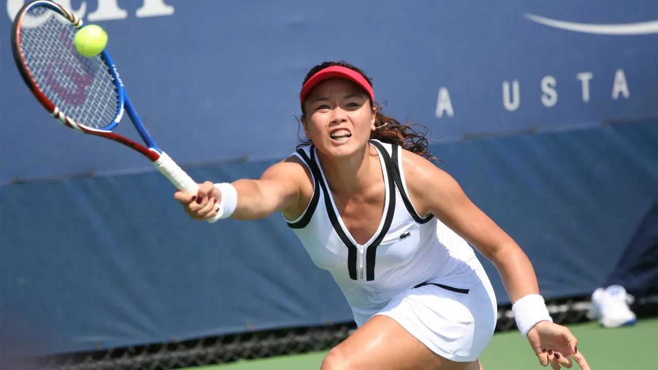 台网坛一姐弃用中文名被指崇洋媚外 网友指其自