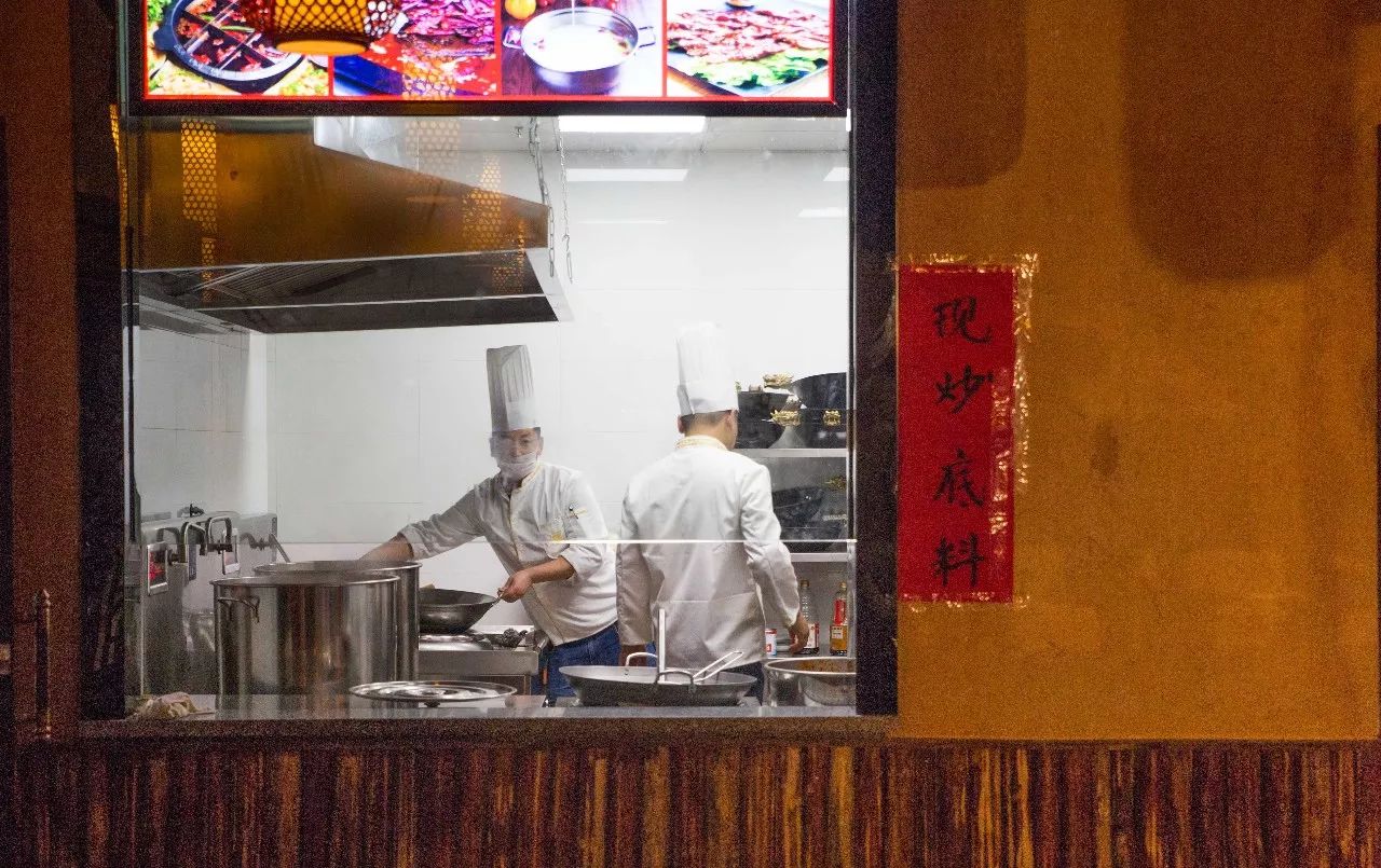 连续10天4.8折,吃完还送券!