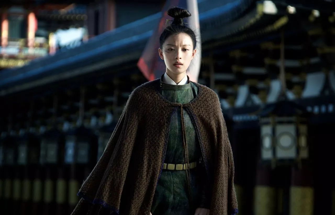 倪妮的下一部电影是《雪暴》,由《无人区》《疯狂的赛车》编剧崔斯韦