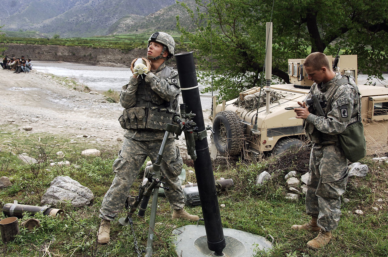 48 千克 ; m252迫击炮 配用弹种 榴弹,发烟弹, 照明弹; 弹重:l15 式