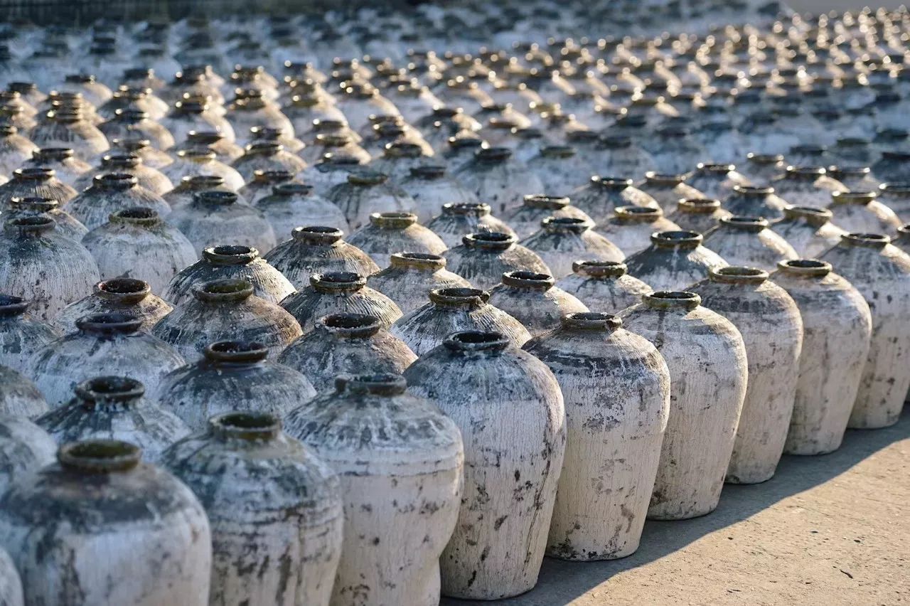 与流水线上的黄酒不同,这款黄酒是纯手工酿造.