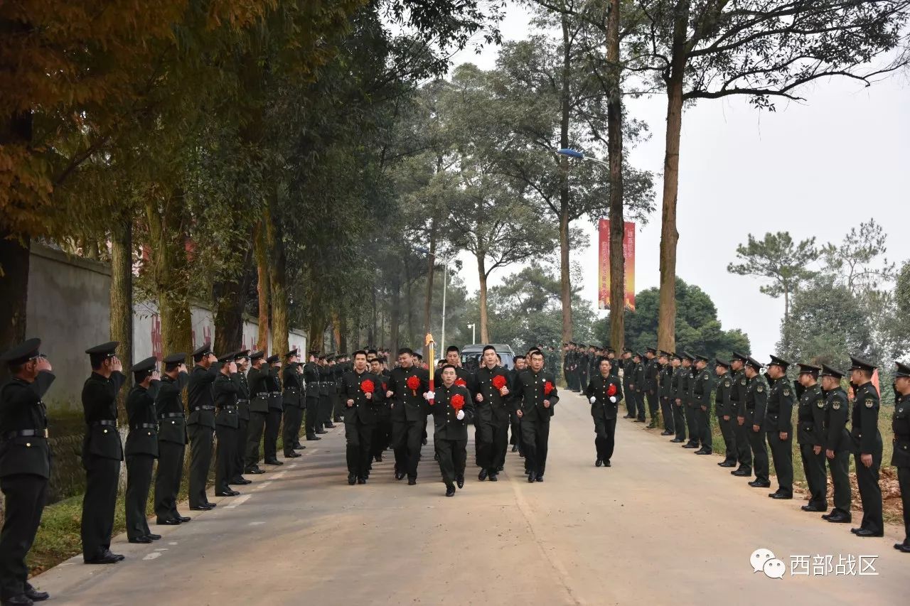 火炬传递留下好传统继承新使命