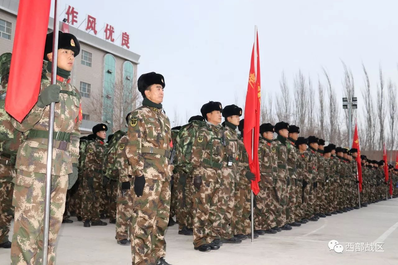 一路行军一路歌新兵拉练的那些熟悉场面你一定记得