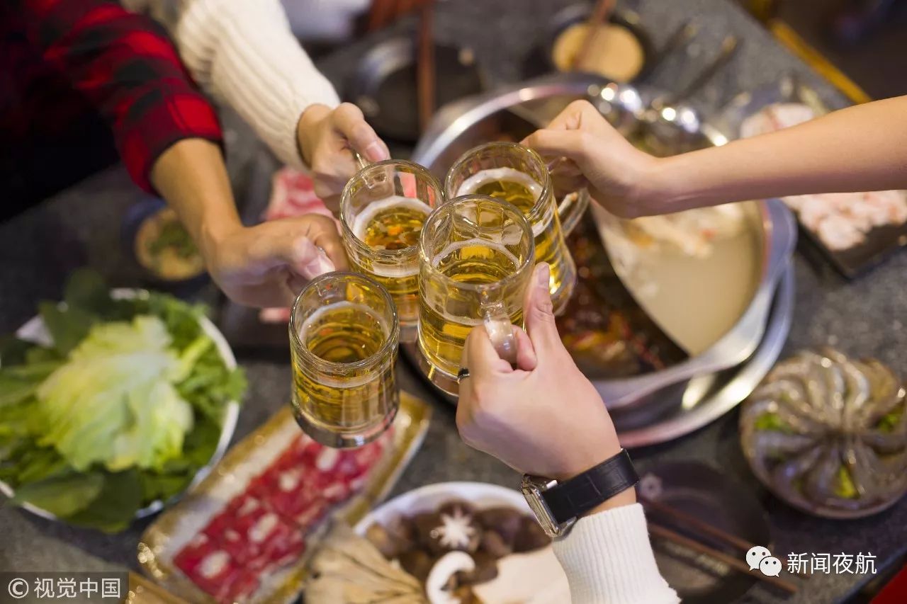 男子家中请客,席间有人醉酒死亡,一起喝酒的赔了20万!