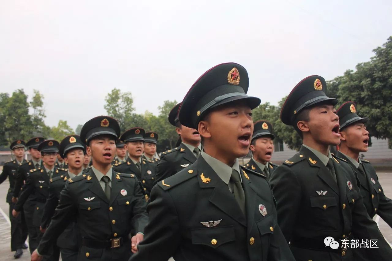 陆军第73集团军某旅一营,来到连队看看这些下连还未"满月"的列兵们