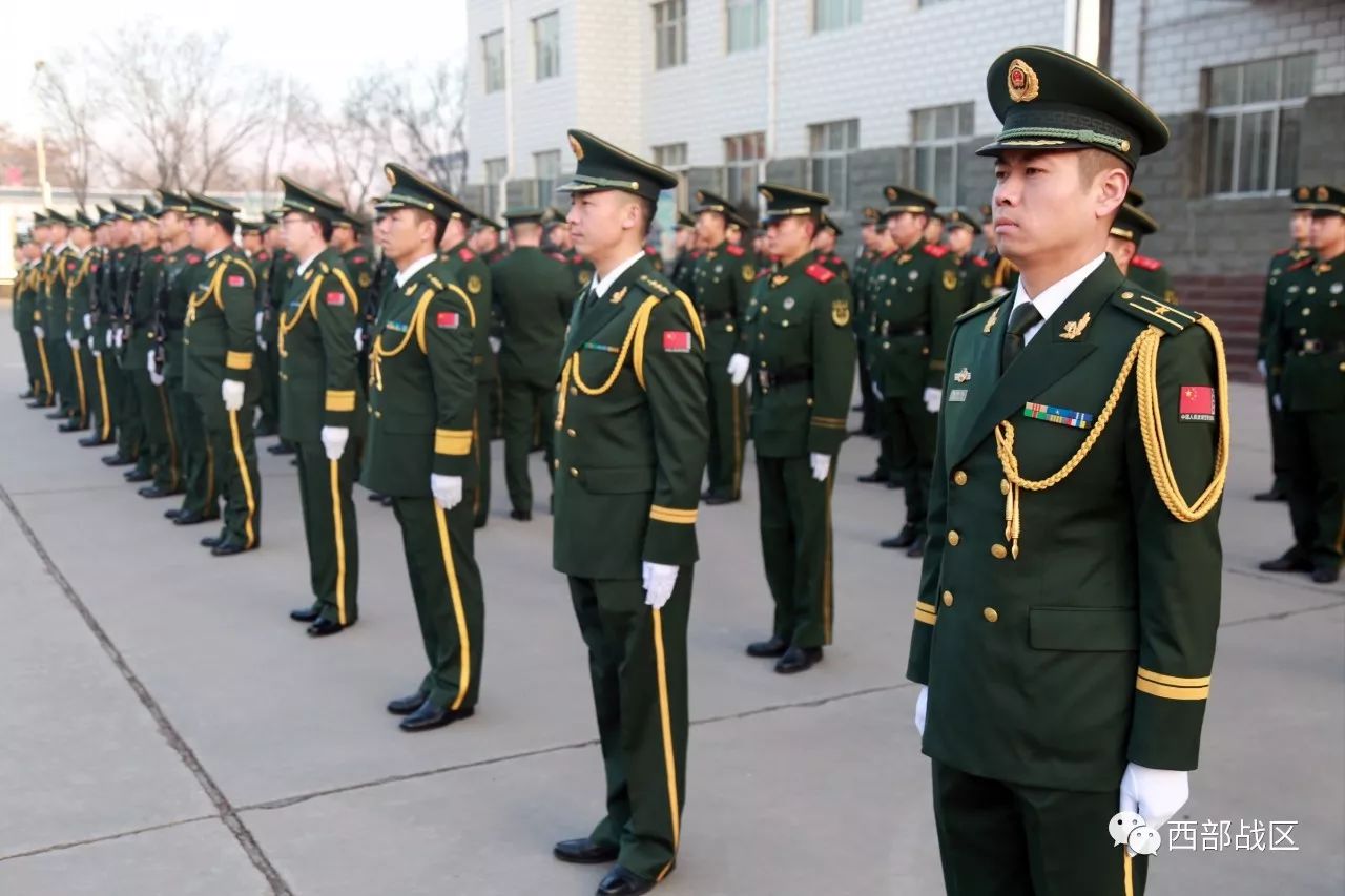 2018年第一天的旗帜冉冉升起!