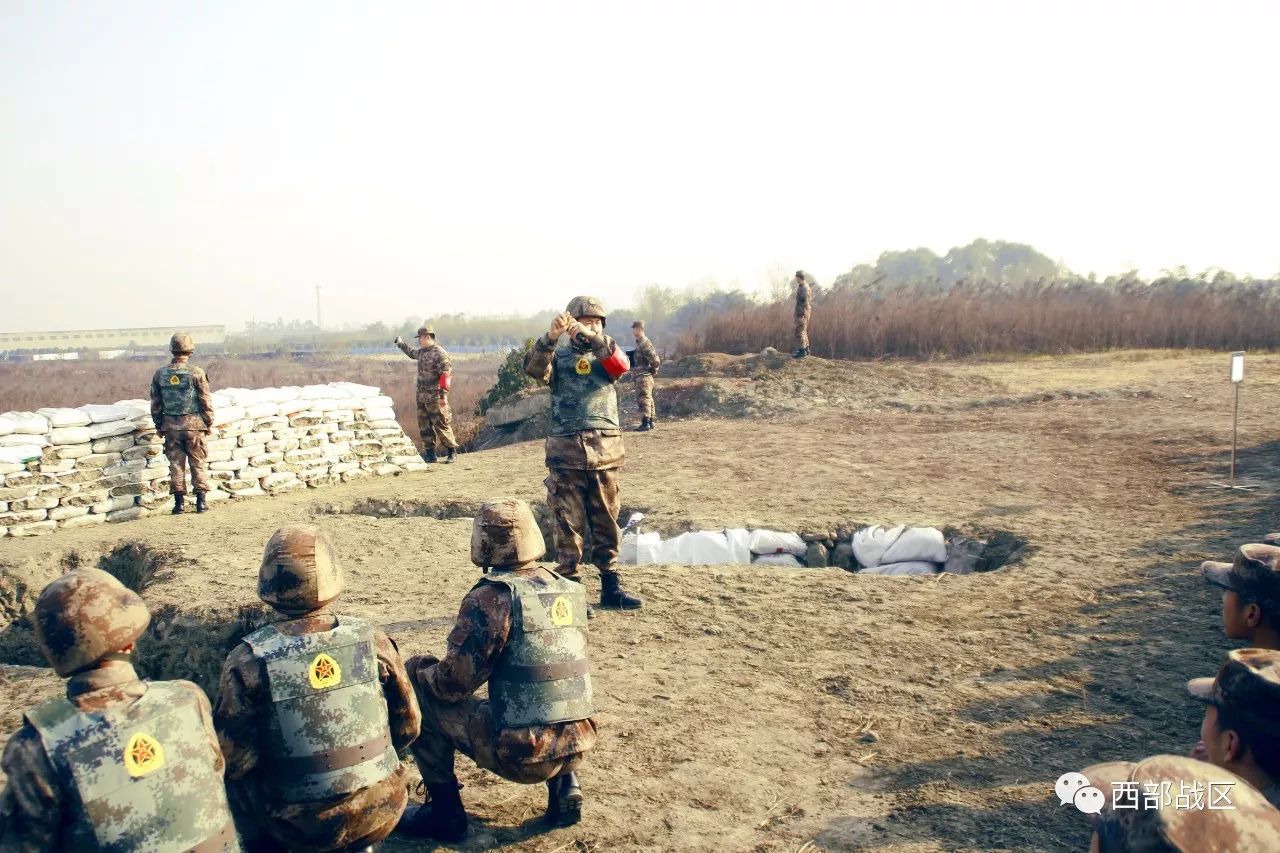 一声惊雷震醒了这个冬天来看看新兵的第一次投弹