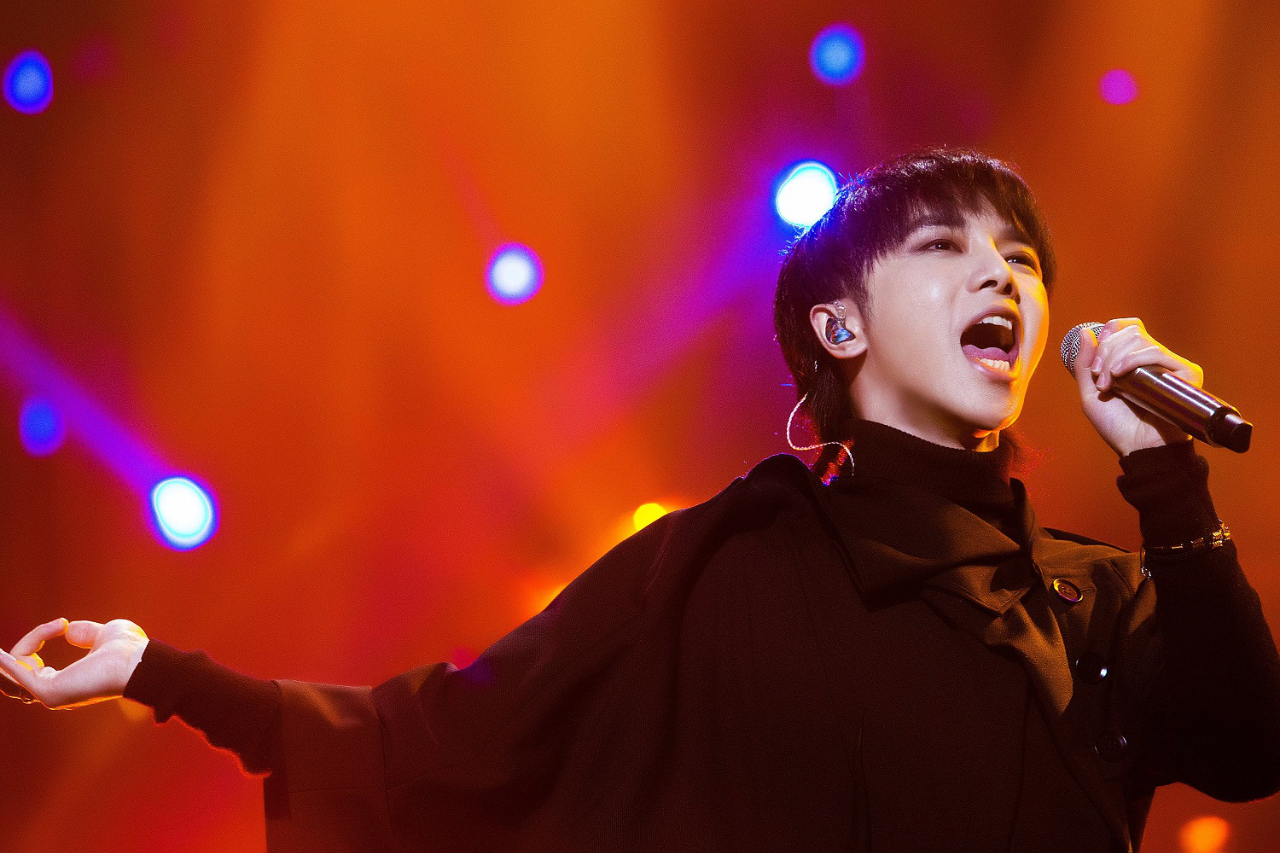 《歌手》改赛制!华晨宇燃唱《易燃易爆炸》 酷狗音乐同步上线