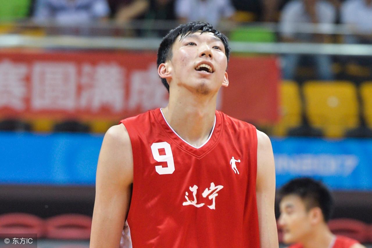 中国著名篮球运动员:周琦