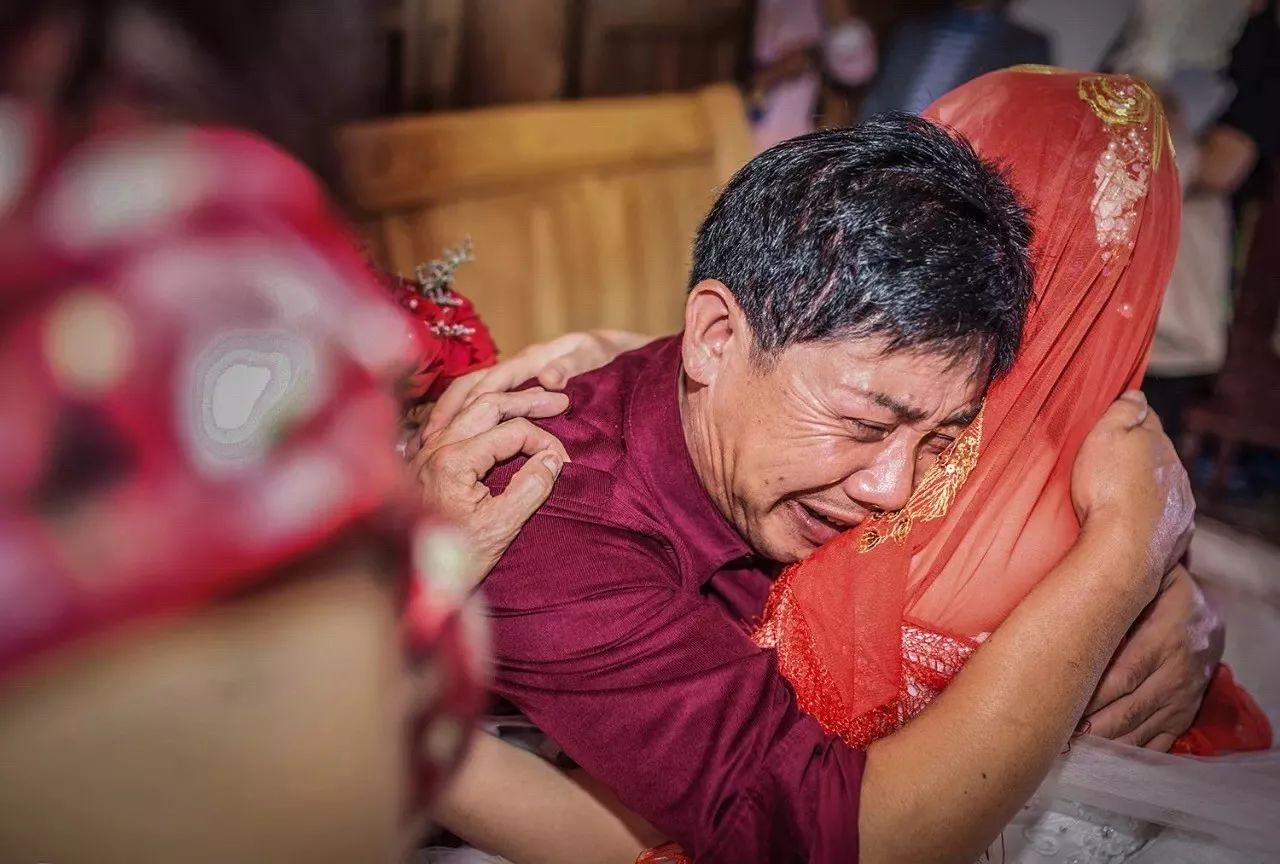 2017年最感动朋友圈的36张图,你看到第几张哭了?