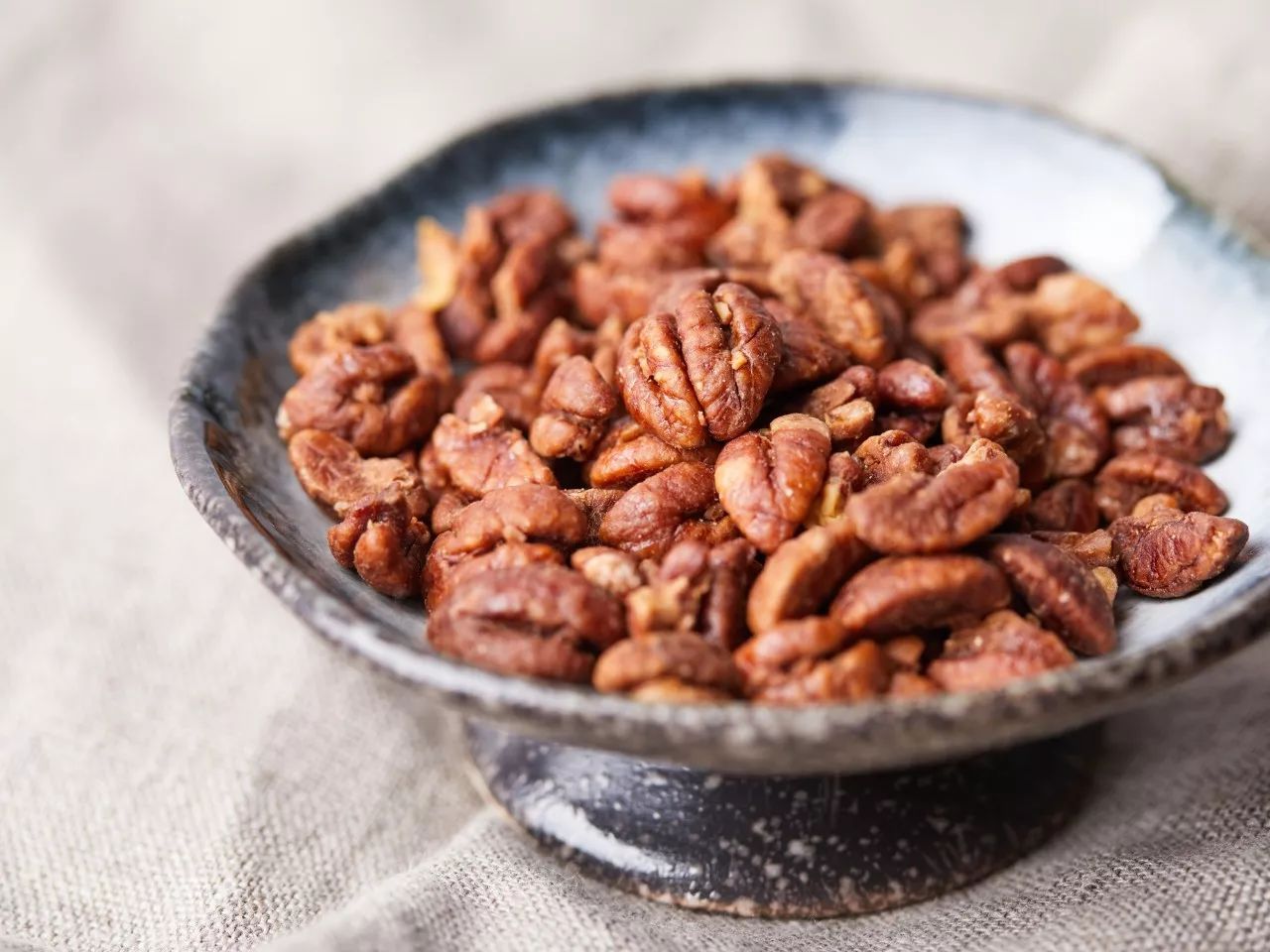 剥好的山核桃仁又香又脆吃