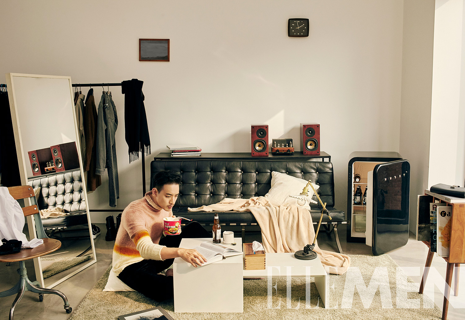 黄柏钧治愈系大片曝光 居家演绎男友日常