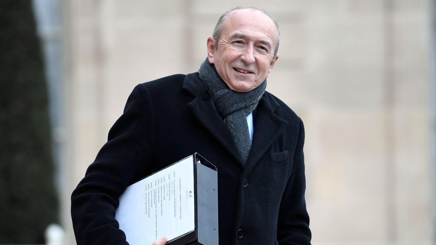 法国内政部长接待难民不接受经济移民