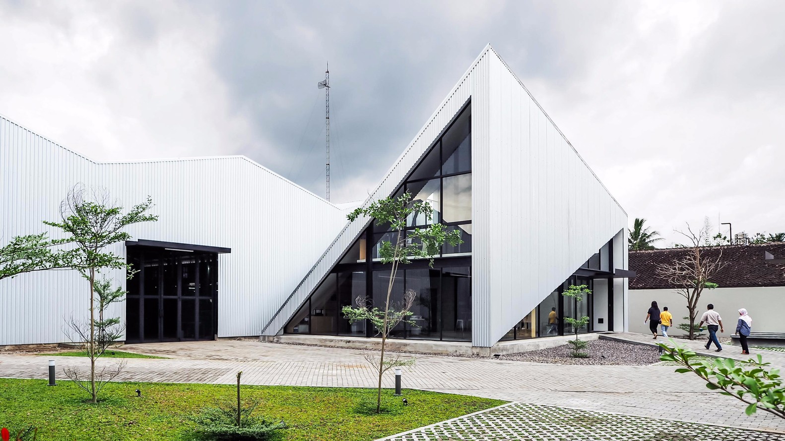 kl办公室——三角形几何体的舞曲