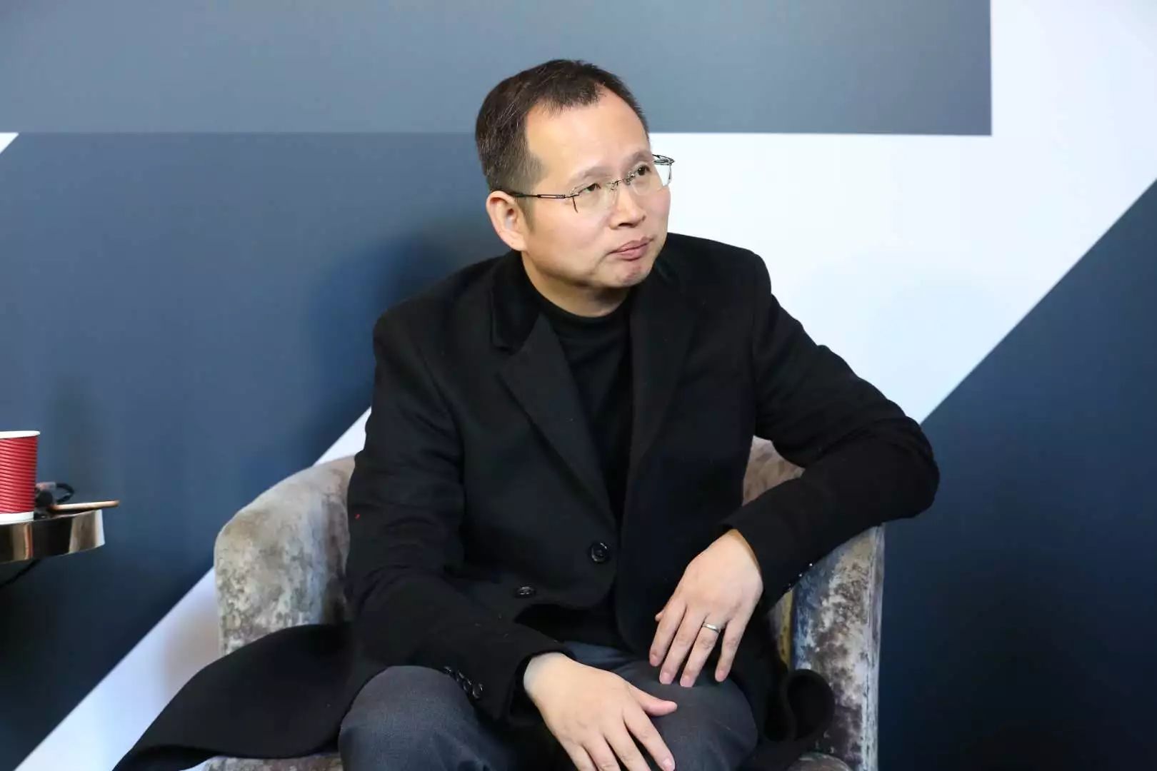 早先时候,熊文在接收电科技的专访时曾谈到,vr产品