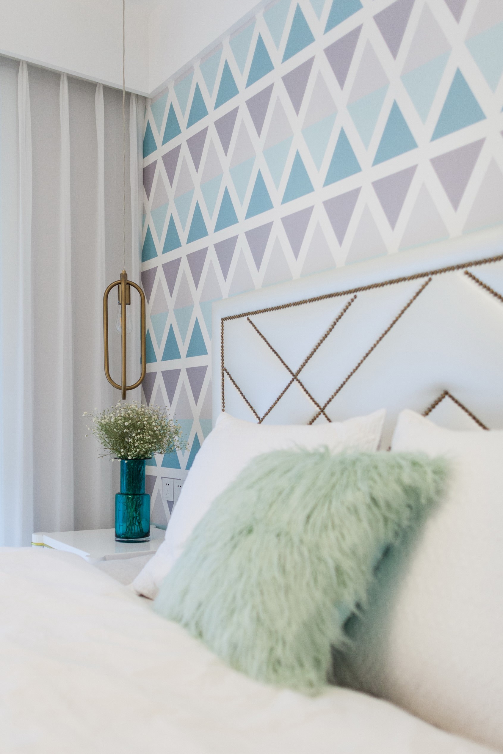 110㎡北欧风,客厅背景墙的森林画,文艺优雅!