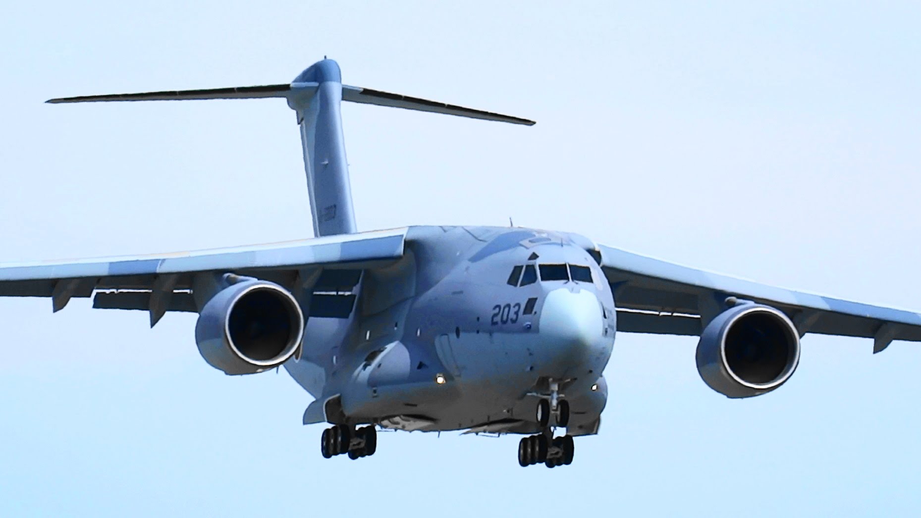 日本最新一架c-2运输机首飞 然而性能远逊运-20