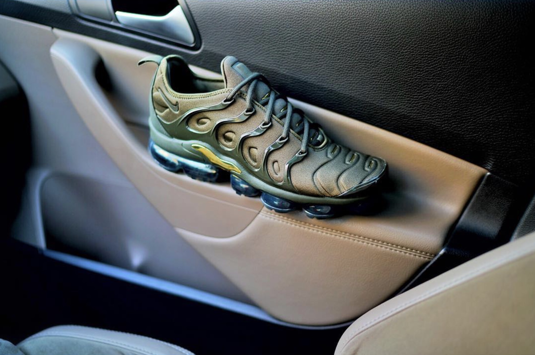 金属电镀质感!air vapormax plus "olive" 实物美图