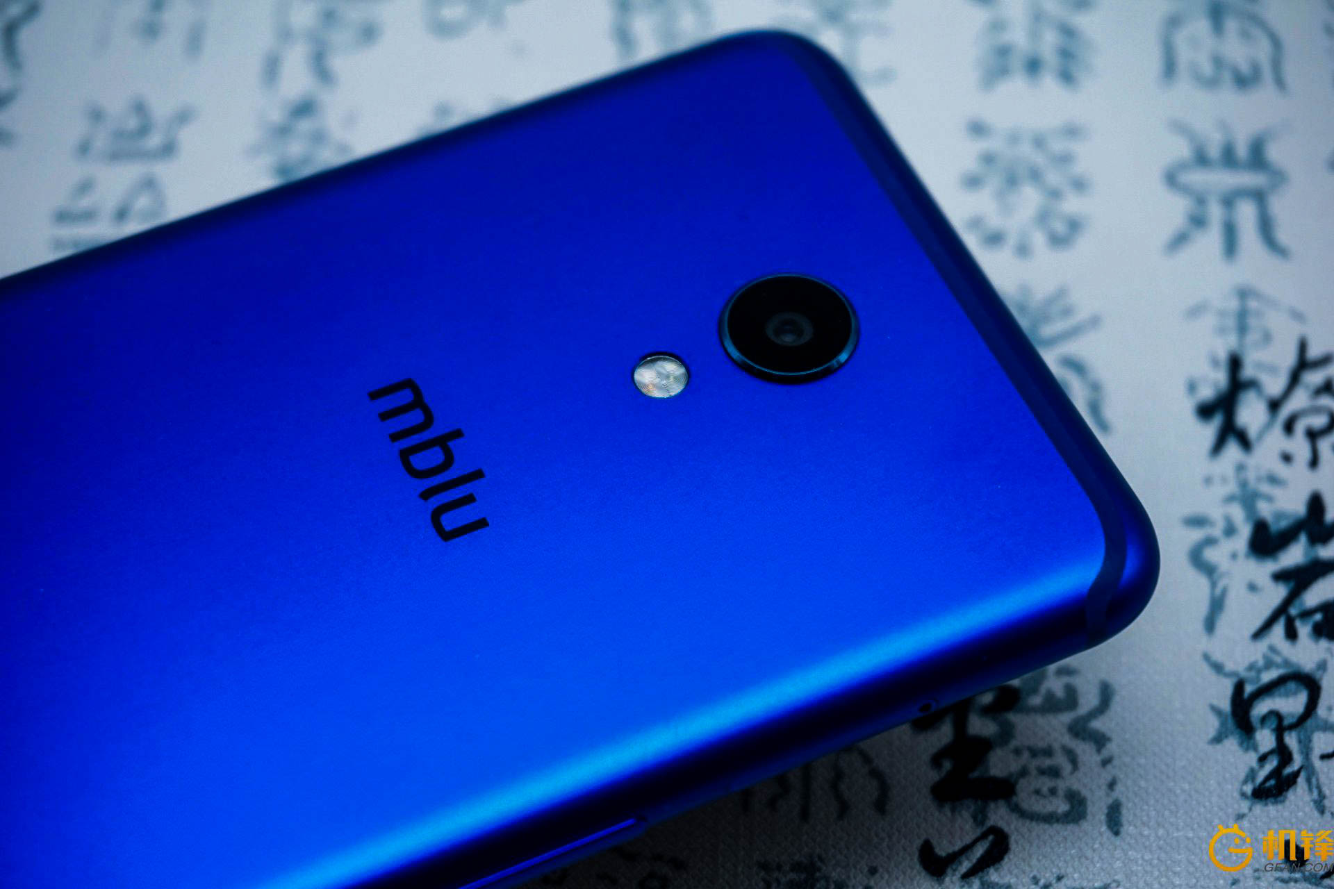 侧面指纹识别太巧妙全面屏魅蓝s6评测