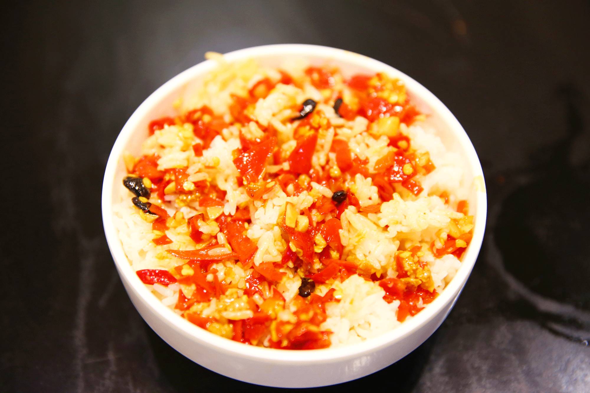 中山路这家店很变态用辣椒拌饭