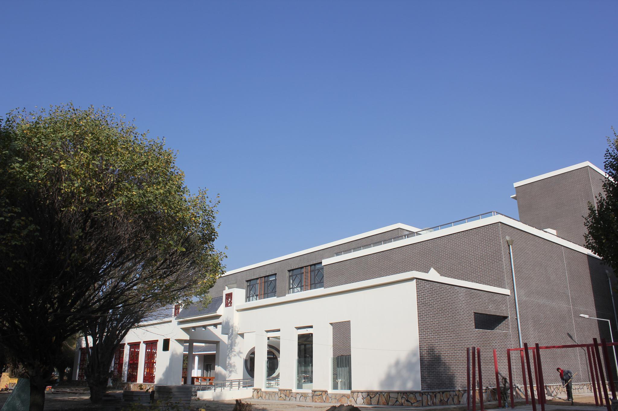 中国援建的阿富汗喀布尔大学项目中文系教学楼漂泊海外多年,为了工作