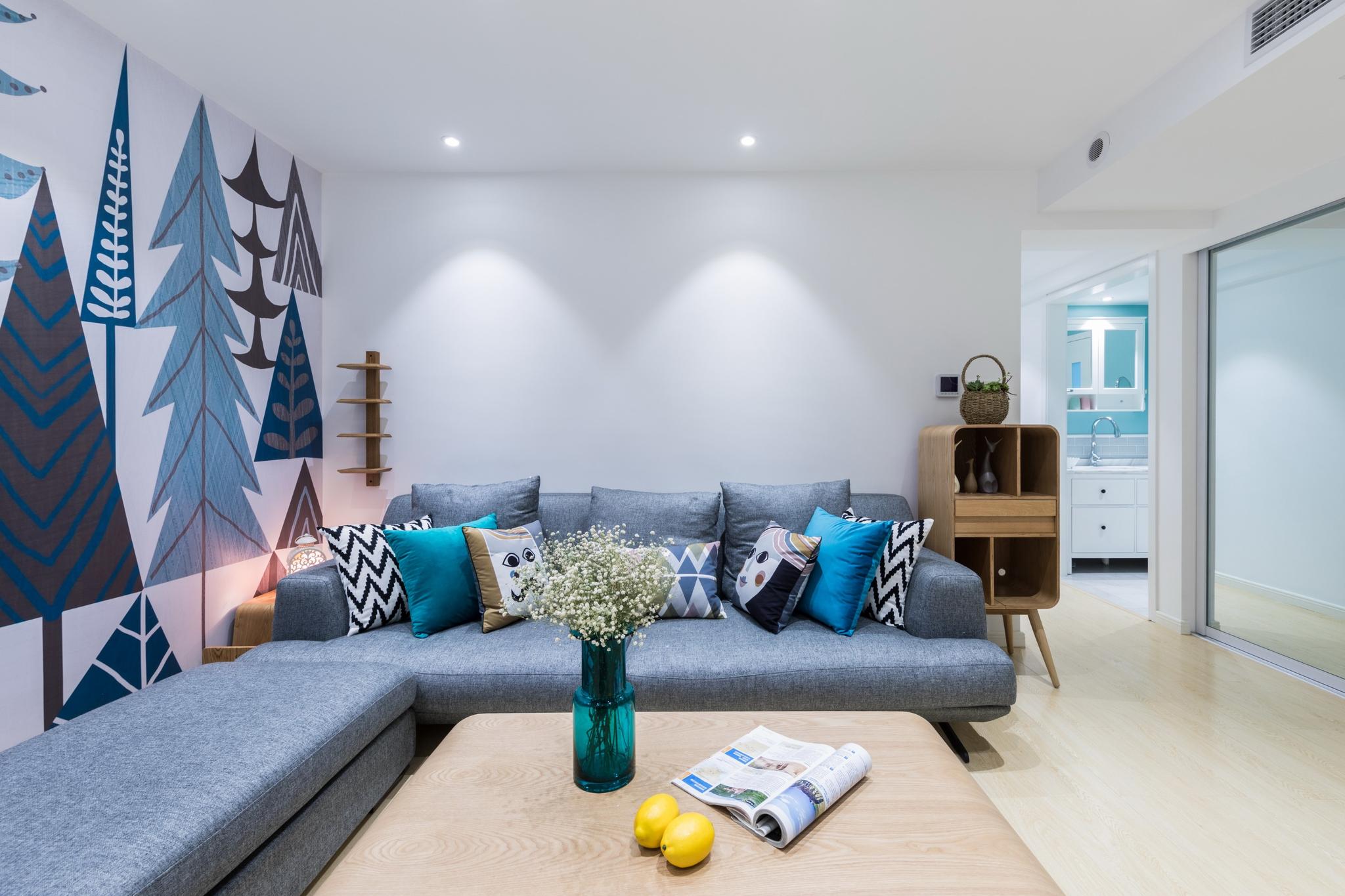 110㎡北欧风,客厅背景墙的森林画,文艺优雅!