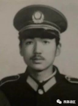 这才是真正的军旅大片!父亲年轻时的模样,让岁