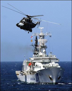 资料图片:澳大利亚海军直升机与日本海保巡逻船联合演习.