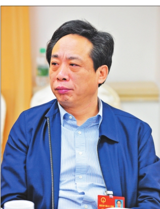 努力实现民营经济发展新跨越访七台河代表团团长七台河市委书记马志勇