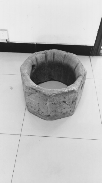 晚清水井井栏被盗监控拍下警方抓获3蟊贼寻回井栏