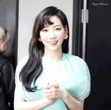 少女时代 泰妍非常帅气的美貌很适合这发型的人"逗号头"成了景丽的