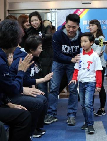 国民党发布潮t蒋介石玄孙亮相走秀