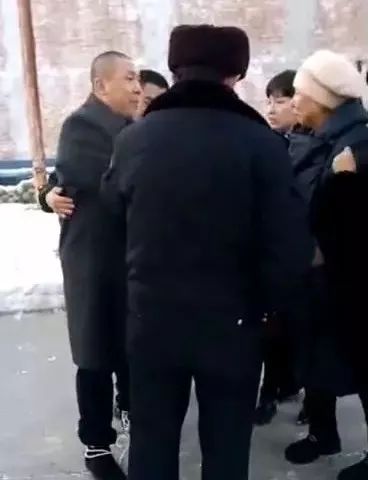 娘对即将被执行安乐死的儿子喊:念阿弥陀