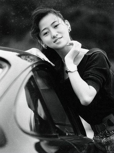 她是港姐冠军一代女神,48岁依然美得发光,难怪两次都嫁亿万富豪|翁虹