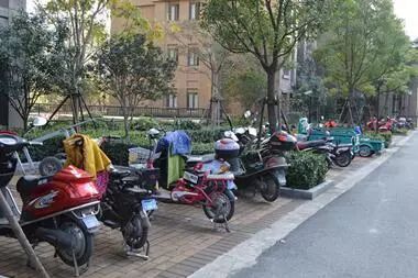 电动车警报从9点响到12点扰民 住户无奈宾馆开房休息 律师 可强制关闭 手机新浪网 电动车警报从9点响到12点扰民 住户无奈宾馆开房休息 律师 可强制关闭 手机新浪网