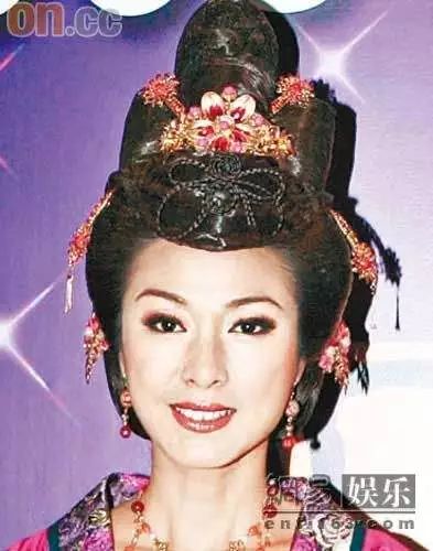 从黄蓉到《无问西东》中的慈母,她是港剧的活招牌!