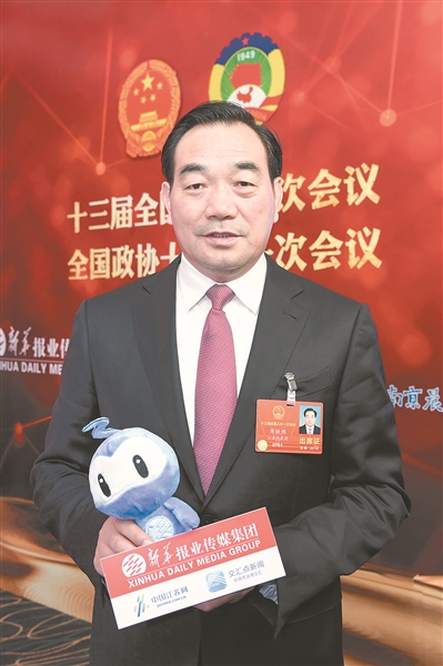 嘉 宾 >>> 周铁根 全国人大代表,徐州市市长嘉 宾 >>> 朱 晶 全国人大