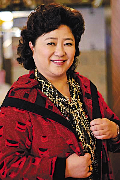 全国人大代表,江苏亚萍国际购物广场有限公司董事长陆亚萍