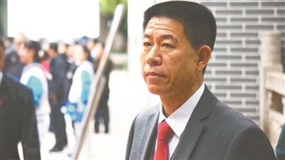 张云飞 南京市第十二中学校长,副书记