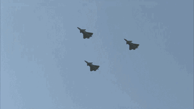 歼-20是重绘中国周边天空的一支笔|军事对抗|一支笔|解放军_新浪军事