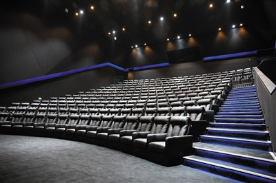 带孩子看电影可以"边看边玩"了|看电影|观影|杜比_新浪娱乐_新浪网