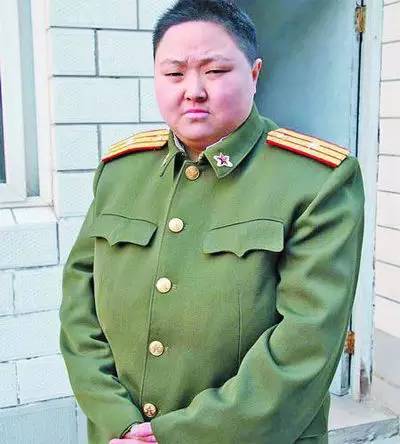 场面一度十分尴尬这位将军被抓时还在演戏