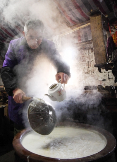 大铁锅 柴火灶 石头压…… 回味"老"豆腐的那味道