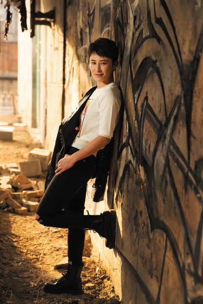 蒋璐霞 全程脚骨折演完《红海行动》