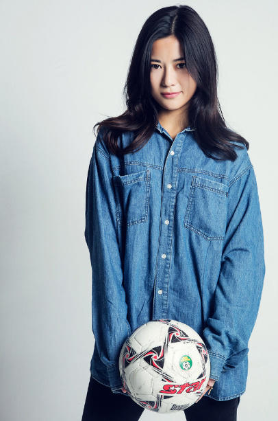 上海女足李佳悦身姿百变