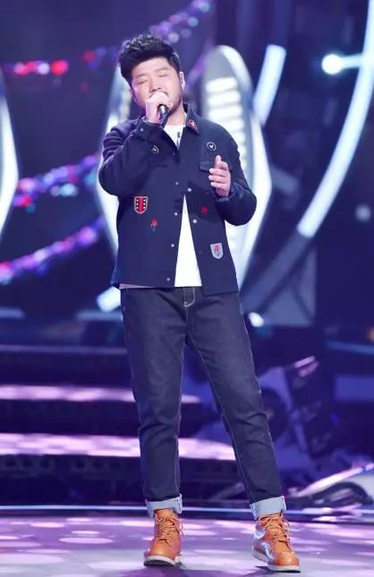 长绿毛地下室,吃凉水泡挂面暴瘦40斤,却一举击败张靓颖…这个东北小伙