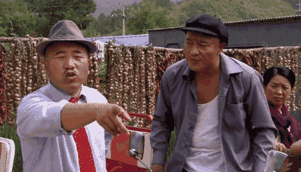 估计是啃下面的根儿呢.