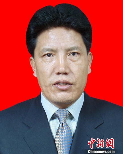 洛桑江村当选西藏自治区人大常委会主任