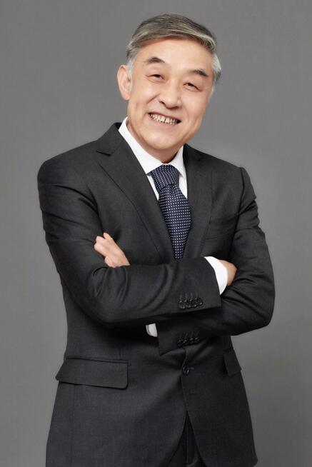 李建义是国家一级演员,国家话剧院演员.